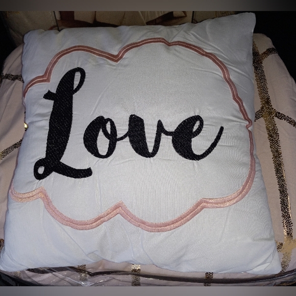 Tina 5 Piece blush pink color King-Cal King Comforter Set - Picture 6 of 8